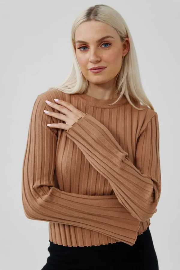 Daisy Says Cosmo Top^ Tops