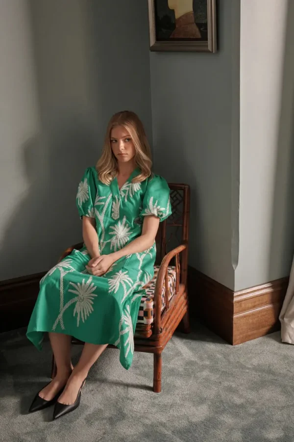 Kireina Courtney Dress^ Dresses
