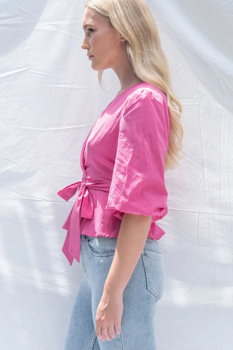 cross_front_bubble_sleeve_1-1.webp Zeinert & Co Cross Front Bubble Sleeve Top^ Tops