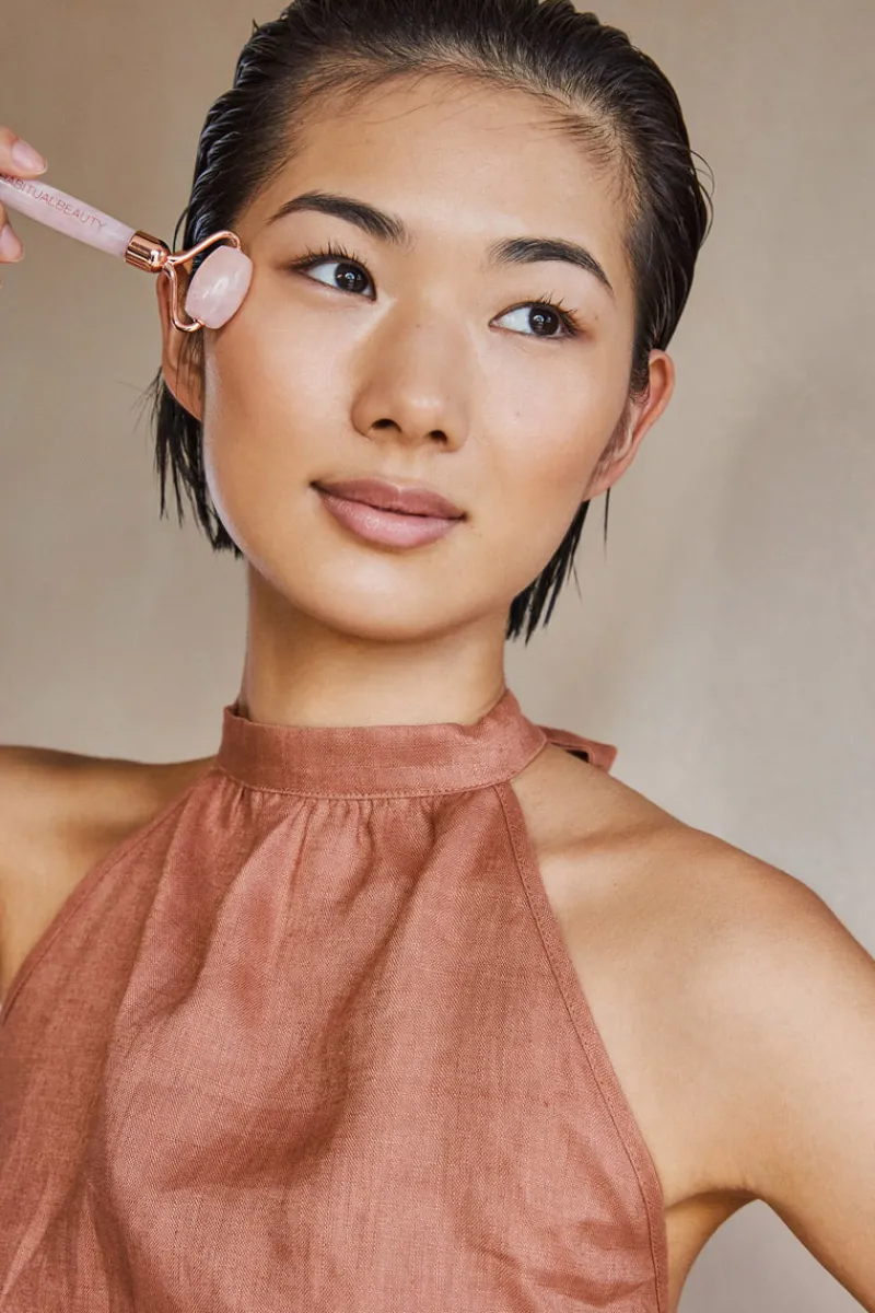 rose_quartz_facial_roller_1.webp Habitual Beauty Rose Quartz Facial Roller^ Body