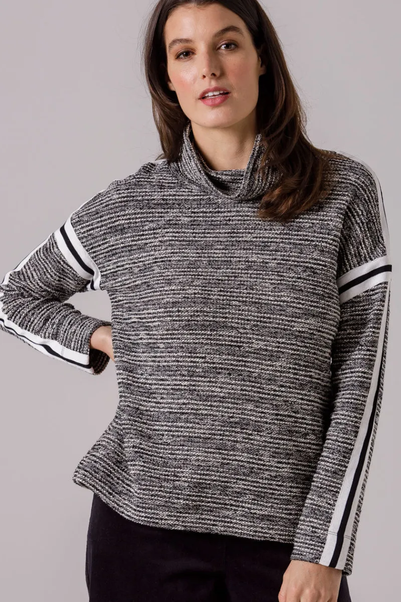 tape_trim_tee_0.webp Yarra trail TAPE TRIM TEE^ Tops